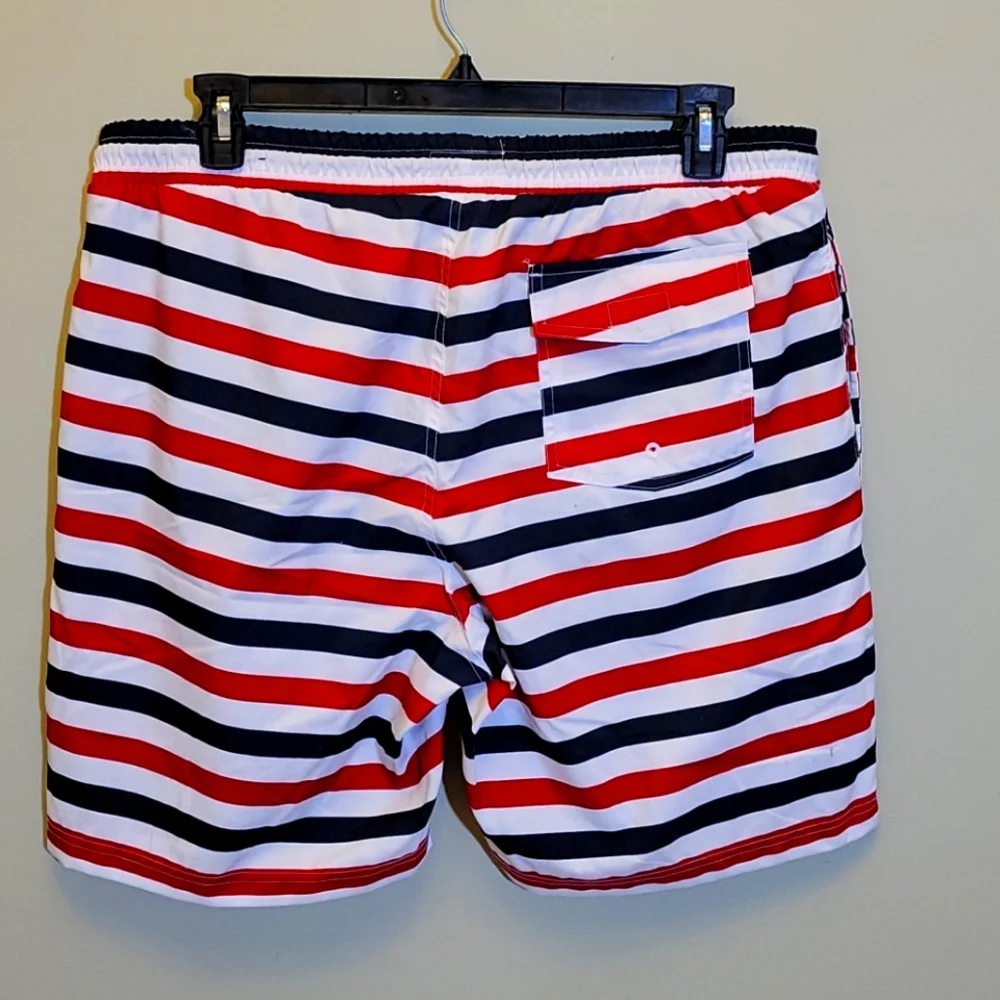 Club Room red white